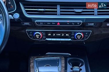 Позашляховик / Кросовер Audi Q7 2016 в Сарнах