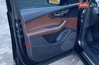 Позашляховик / Кросовер Audi Q7 2016 в Сарнах