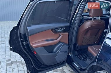 Позашляховик / Кросовер Audi Q7 2016 в Сарнах