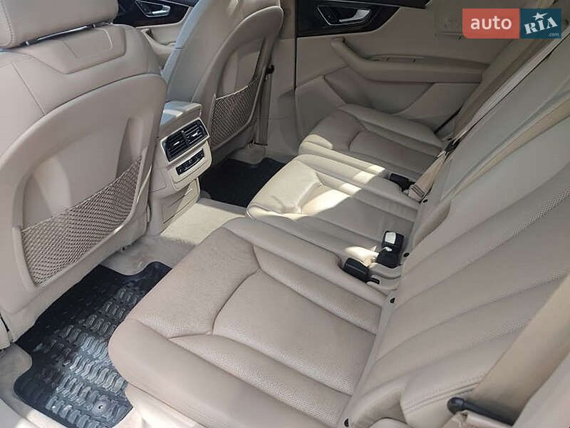 Позашляховик / Кросовер Audi Q7 2017 в Києві