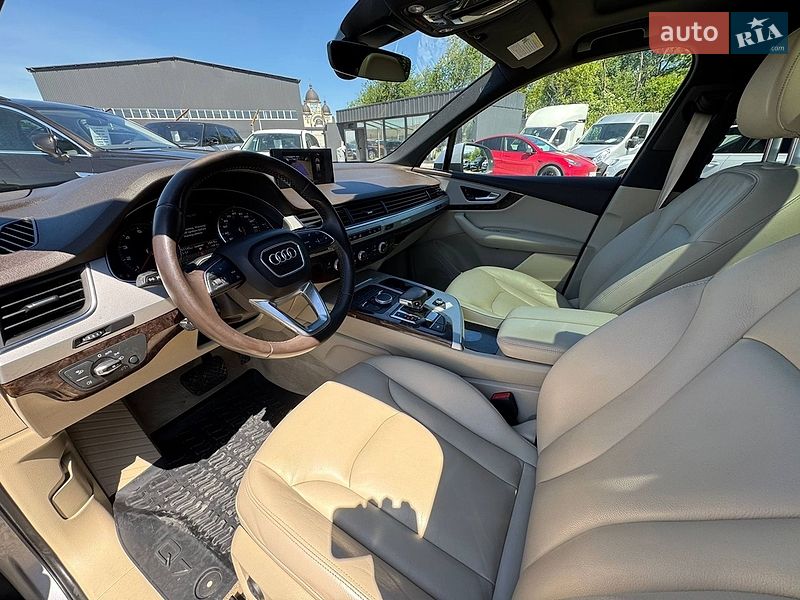 Внедорожник / Кроссовер Audi Q7 2017 в Стрые