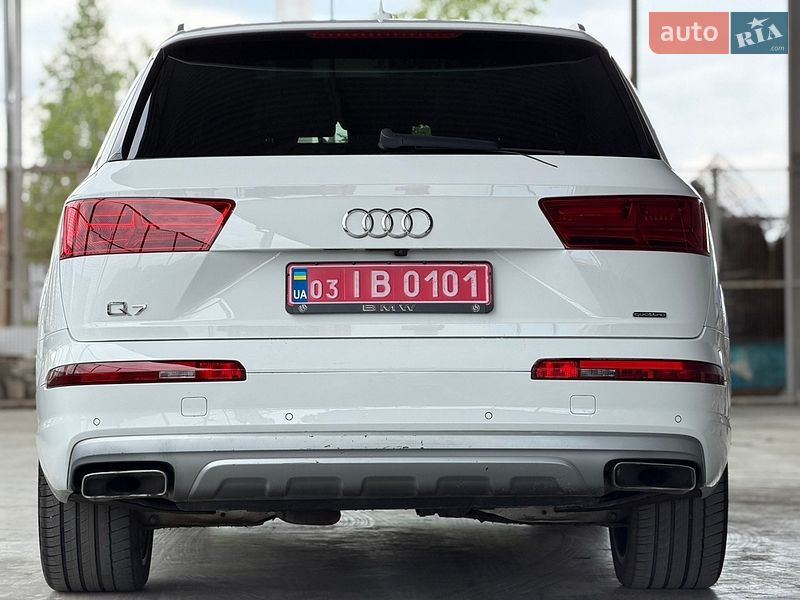 Внедорожник / Кроссовер Audi Q7 2017 в Ровно
