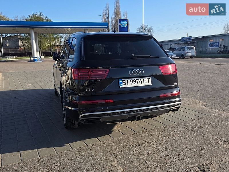 Внедорожник / Кроссовер Audi Q7 2017 в Кременчуге