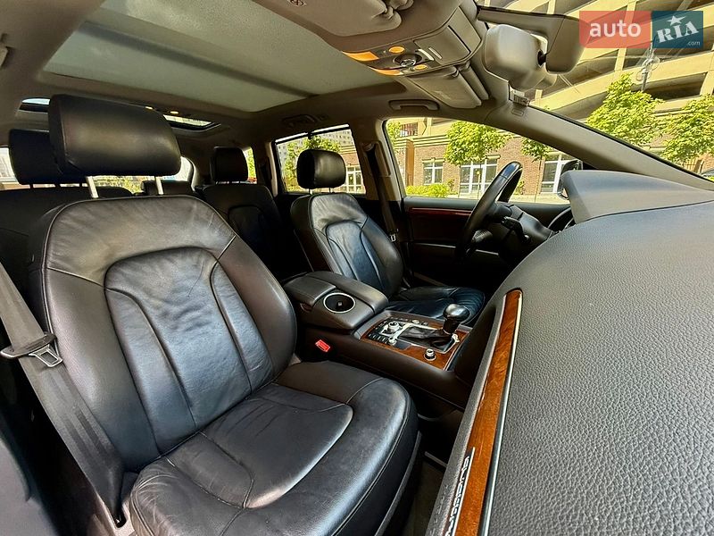 Позашляховик / Кросовер Audi Q7 2015 в Києві