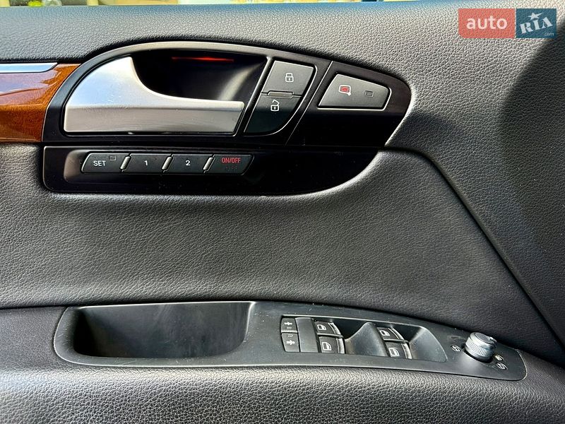 Позашляховик / Кросовер Audi Q7 2015 в Києві