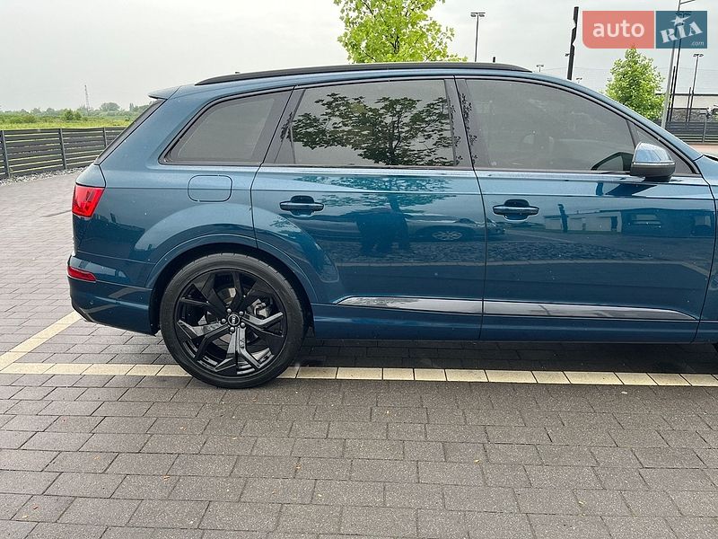 Внедорожник / Кроссовер Audi Q7 2019 в Мукачево