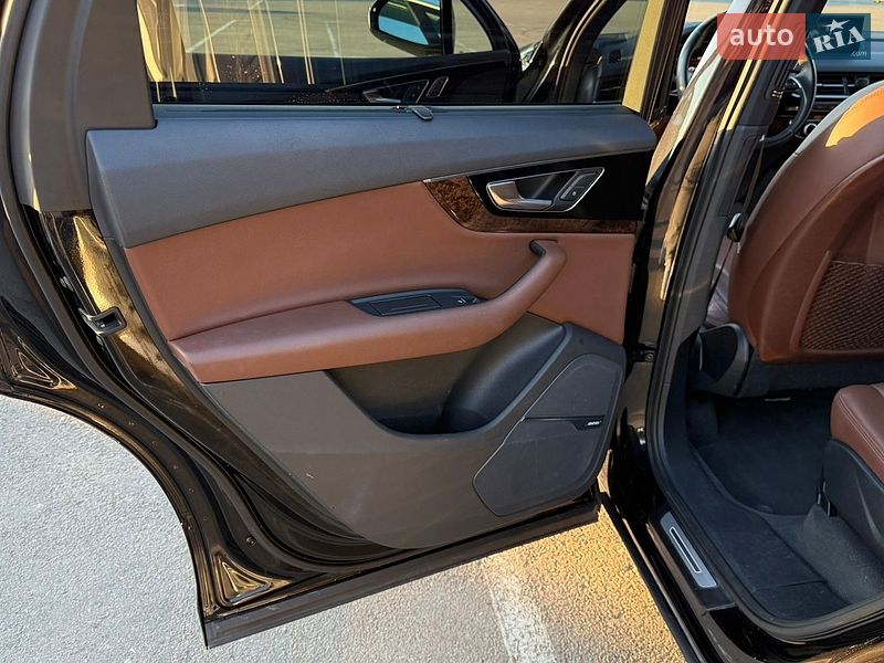Внедорожник / Кроссовер Audi Q7 2019 в Киеве