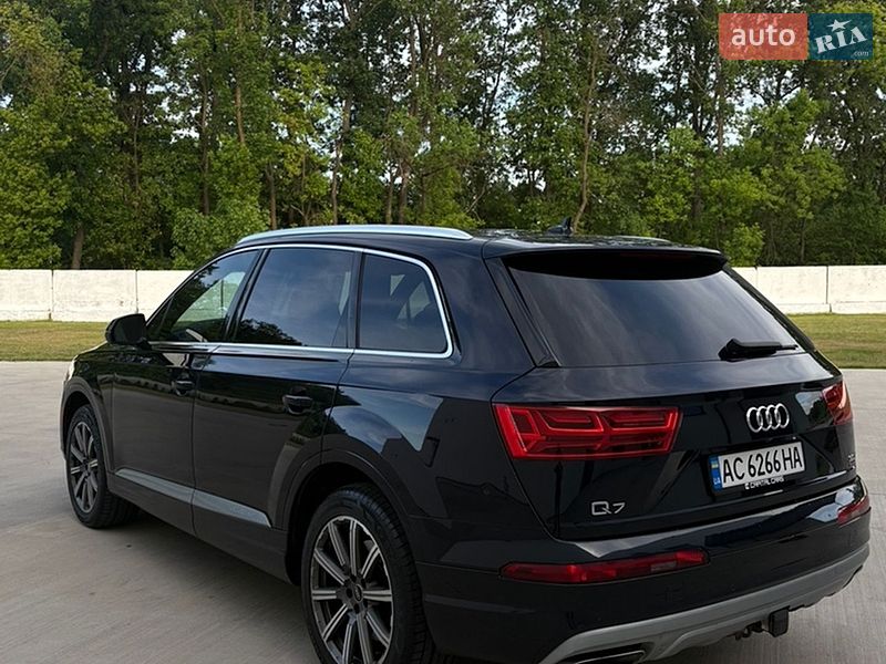 Позашляховик / Кросовер Audi Q7 2016 в Луцьку