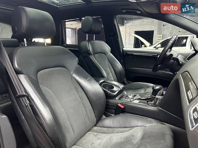 Внедорожник / Кроссовер Audi Q7 2012 в Черновцах