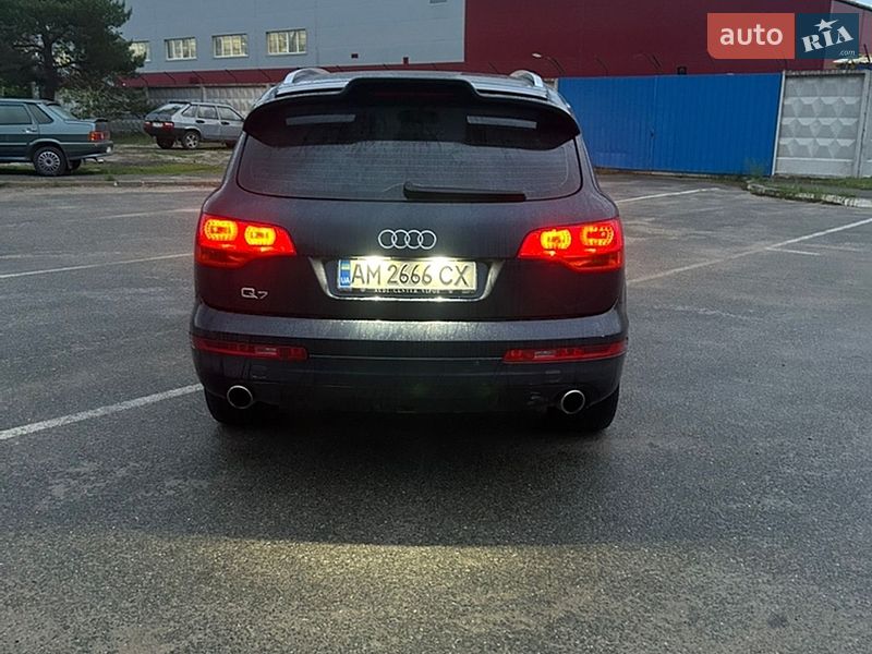 Позашляховик / Кросовер Audi Q7 2007 в Малині