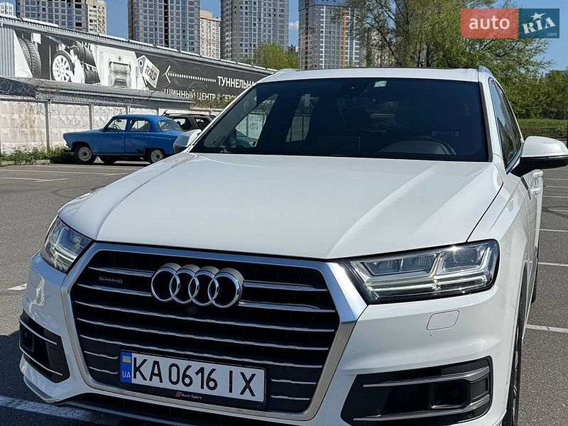 Внедорожник / Кроссовер Audi Q7 2017 в Киеве