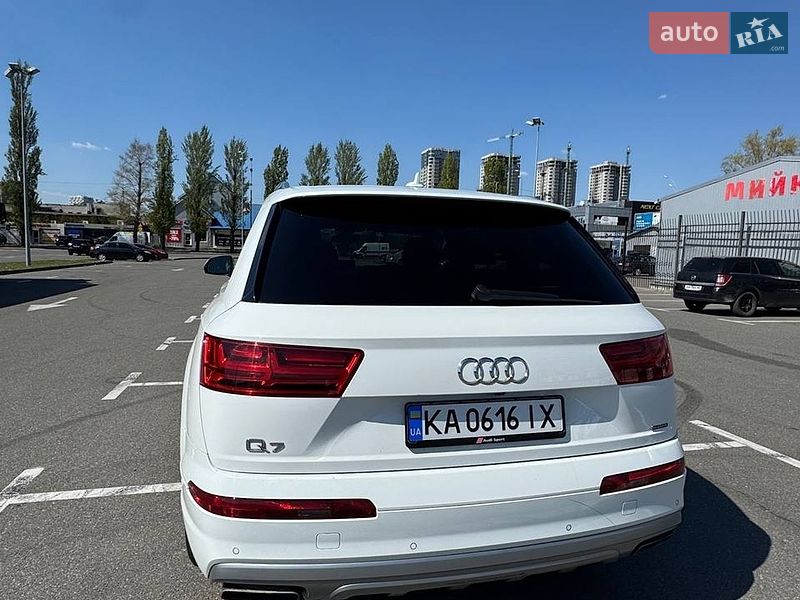 Внедорожник / Кроссовер Audi Q7 2017 в Киеве
