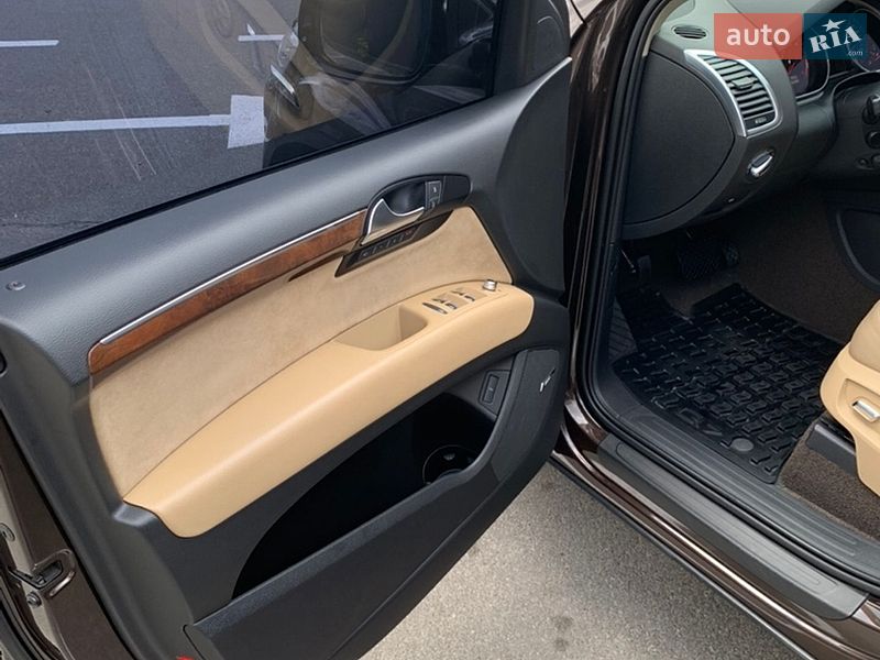 Внедорожник / Кроссовер Audi Q7 2012 в Киеве
