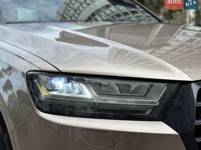 Внедорожник / Кроссовер Audi Q7 2018 в Киеве