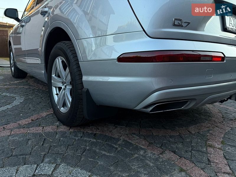 Внедорожник / Кроссовер Audi Q7 2017 в Харькове