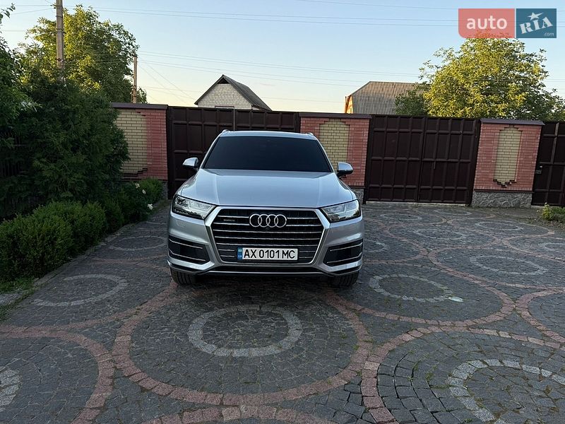 Внедорожник / Кроссовер Audi Q7 2017 в Харькове