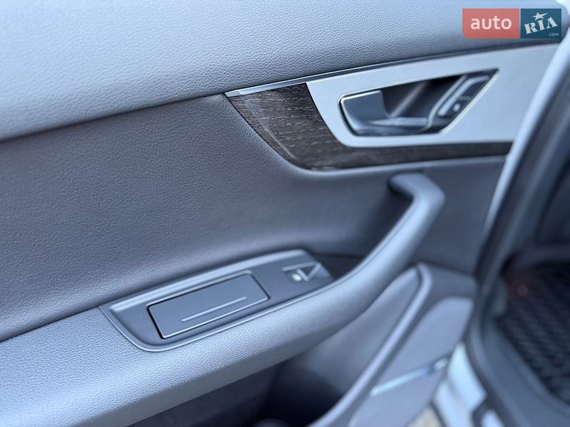 Внедорожник / Кроссовер Audi Q7 2017 в Харькове