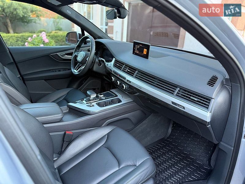 Внедорожник / Кроссовер Audi Q7 2017 в Харькове