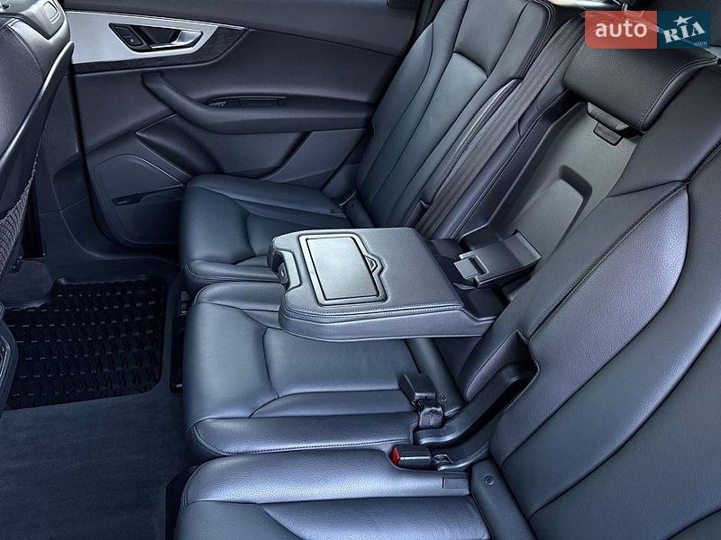 Внедорожник / Кроссовер Audi Q7 2017 в Харькове