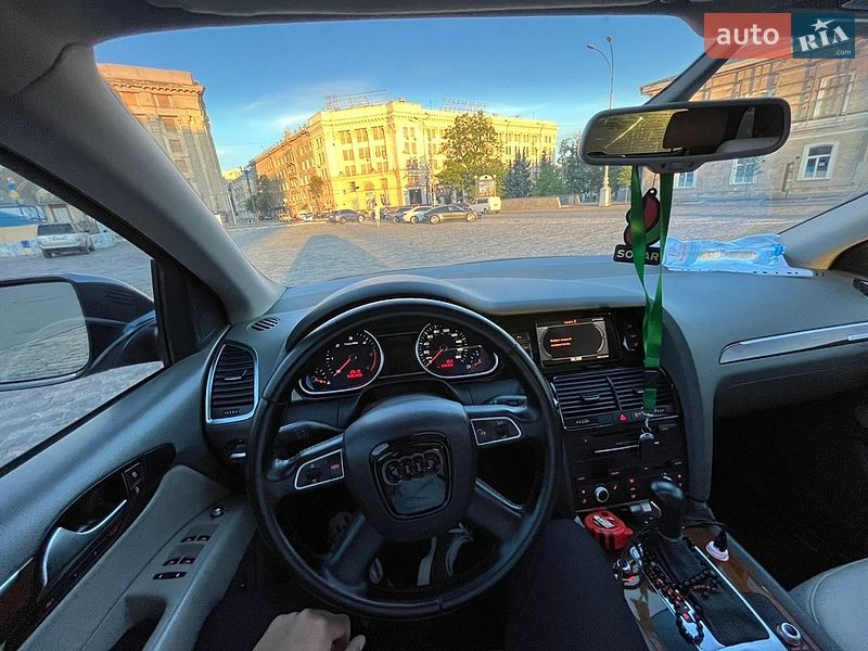 Позашляховик / Кросовер Audi Q7 2011 в Харкові