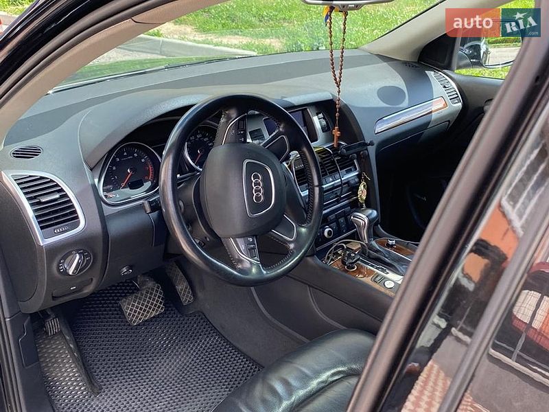 Внедорожник / Кроссовер Audi Q7 2015 в Киеве