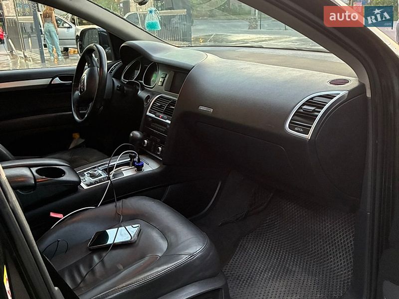 Позашляховик / Кросовер Audi Q7 2007 в Чернівцях