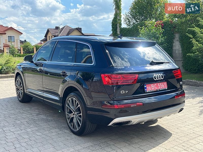 Внедорожник / Кроссовер Audi Q7 2016 в Ровно