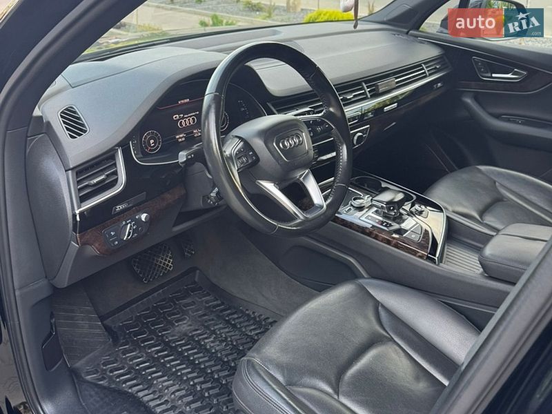 Внедорожник / Кроссовер Audi Q7 2016 в Черновцах