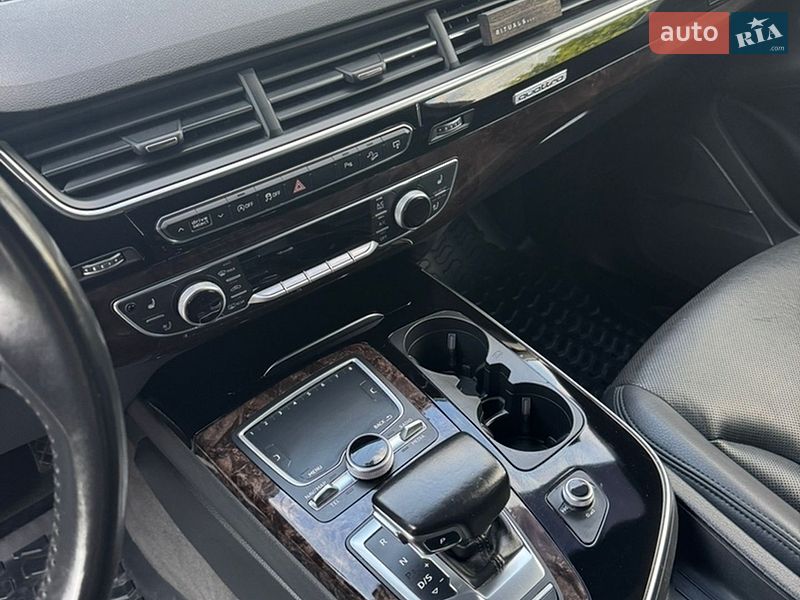Внедорожник / Кроссовер Audi Q7 2016 в Черновцах