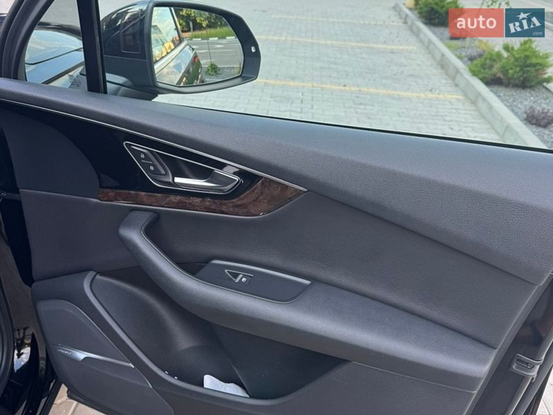 Внедорожник / Кроссовер Audi Q7 2016 в Черновцах