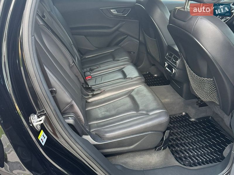 Внедорожник / Кроссовер Audi Q7 2016 в Черновцах