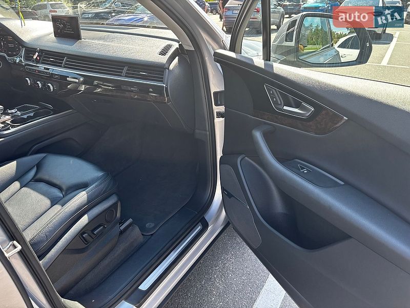 Позашляховик / Кросовер Audi Q7 2018 в Києві фото 15 Позашляховик / Кросовер Audi Q7 2018 в Києві