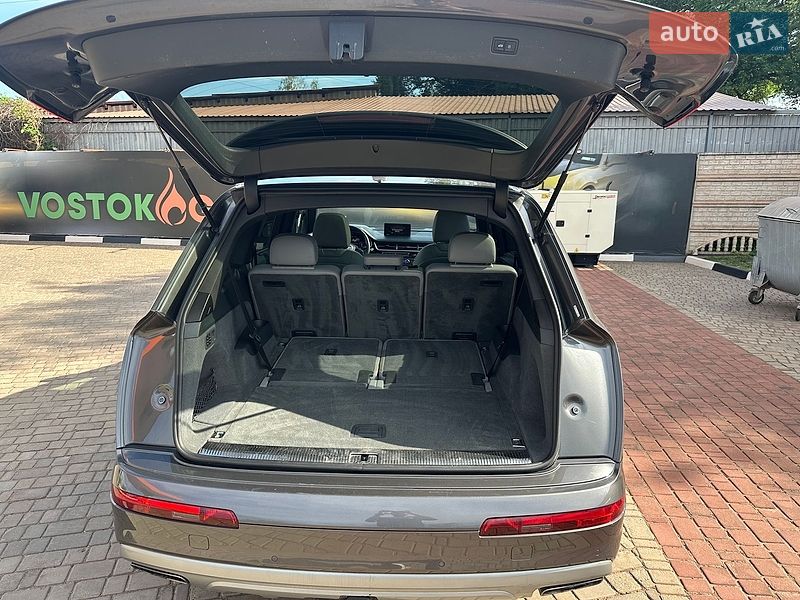 Внедорожник / Кроссовер Audi Q7 2018 в Кривом Роге