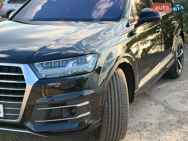 Внедорожник / Кроссовер Audi Q7 2017 в Киеве