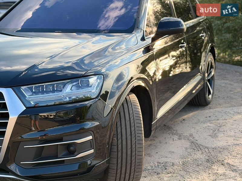 Внедорожник / Кроссовер Audi Q7 2017 в Киеве