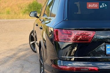 Внедорожник / Кроссовер Audi Q7 2017 в Киеве
