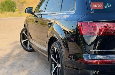Внедорожник / Кроссовер Audi Q7 2017 в Киеве