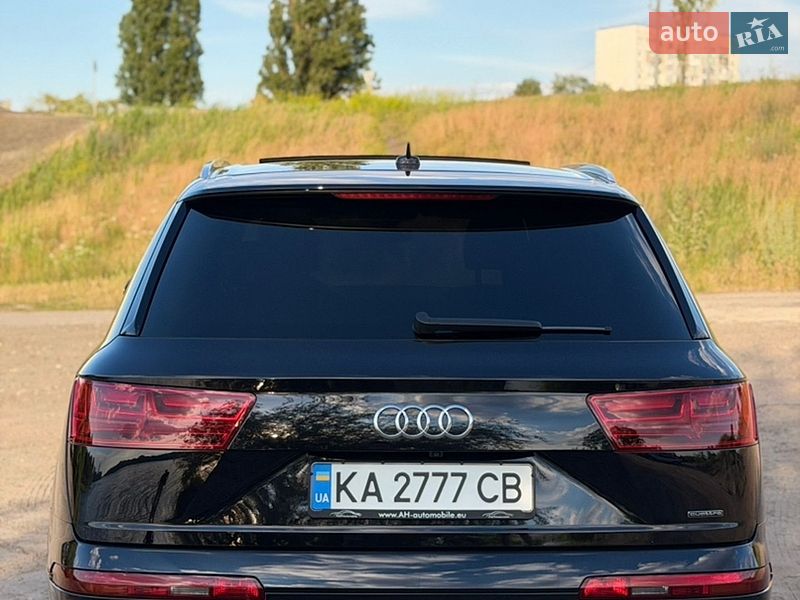 Внедорожник / Кроссовер Audi Q7 2017 в Киеве