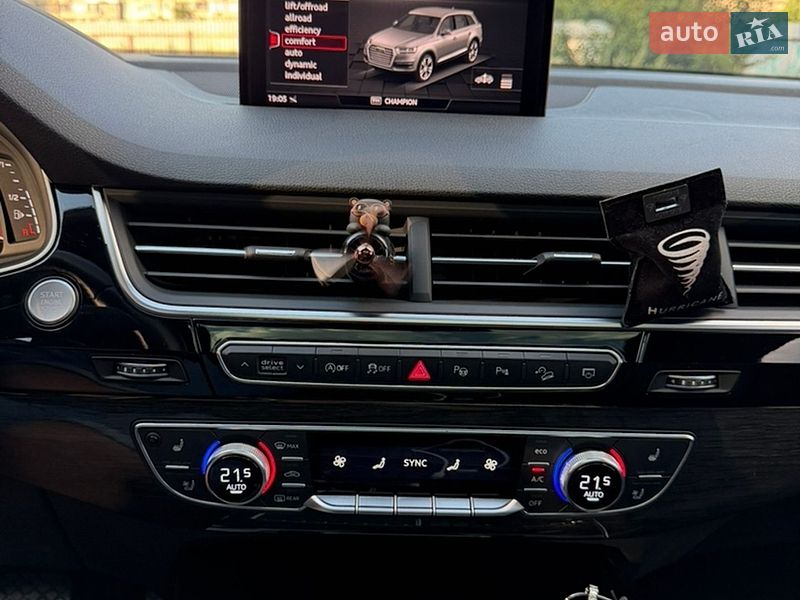 Внедорожник / Кроссовер Audi Q7 2017 в Киеве