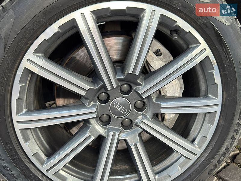 Внедорожник / Кроссовер Audi Q7 2016 в Мукачево