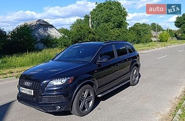 Позашляховик / Кросовер Audi Q7 2014 в Ромнах