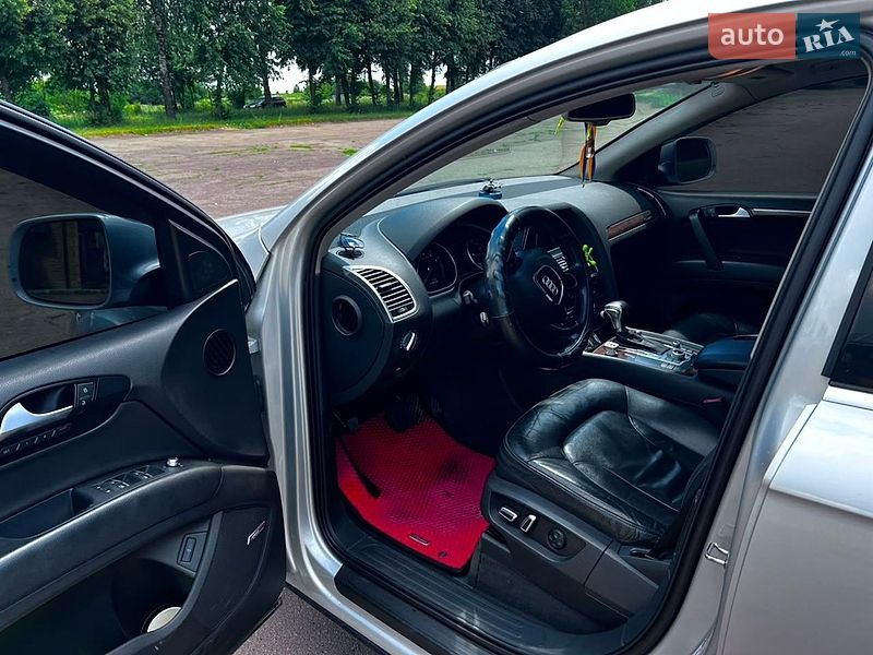 Внедорожник / Кроссовер Audi Q7 2013 в Тростянце
