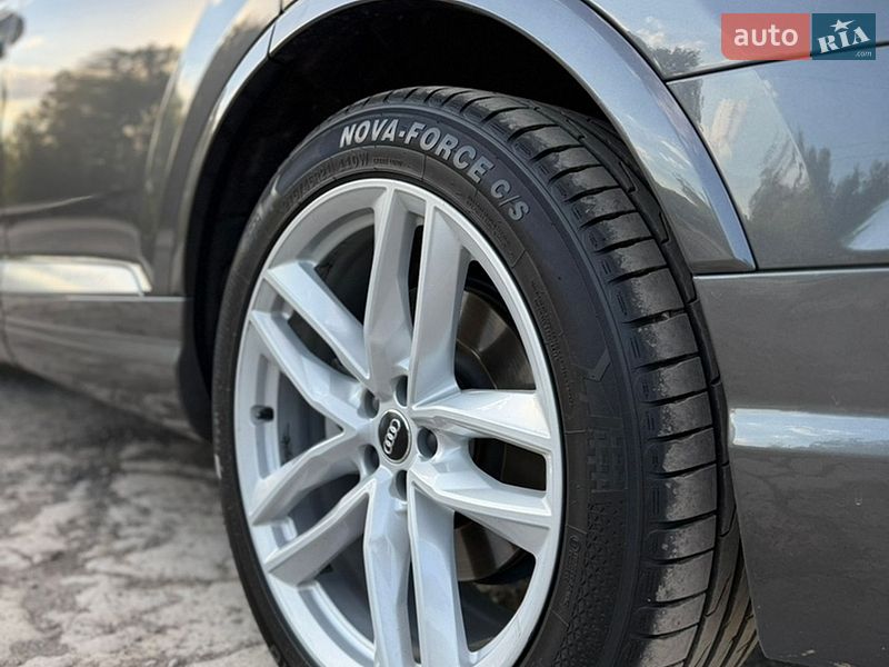Позашляховик / Кросовер Audi Q7 2018 в Львові