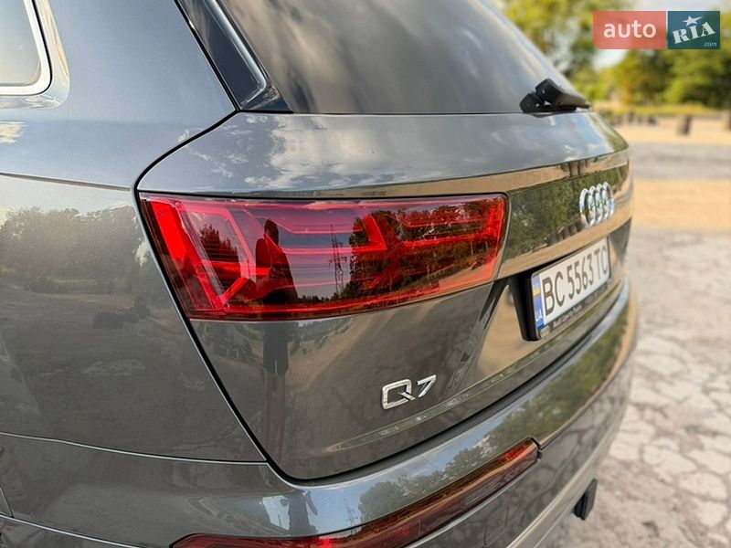 Позашляховик / Кросовер Audi Q7 2018 в Львові