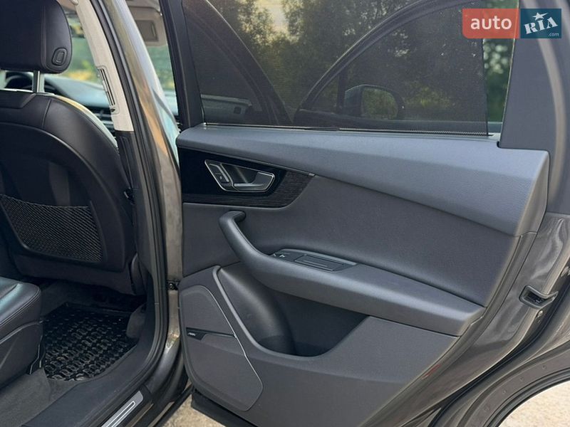 Позашляховик / Кросовер Audi Q7 2018 в Львові