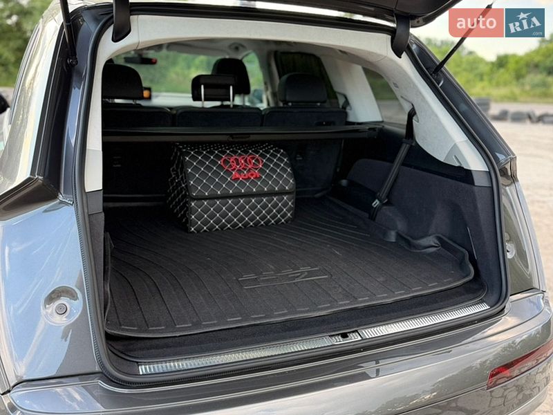 Позашляховик / Кросовер Audi Q7 2018 в Львові