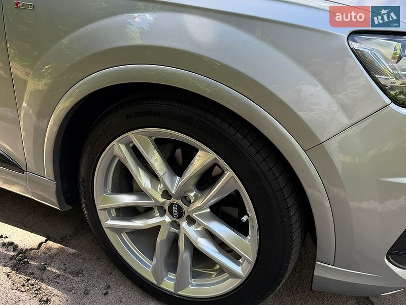 Внедорожник / Кроссовер Audi Q7 2018 в Ровно