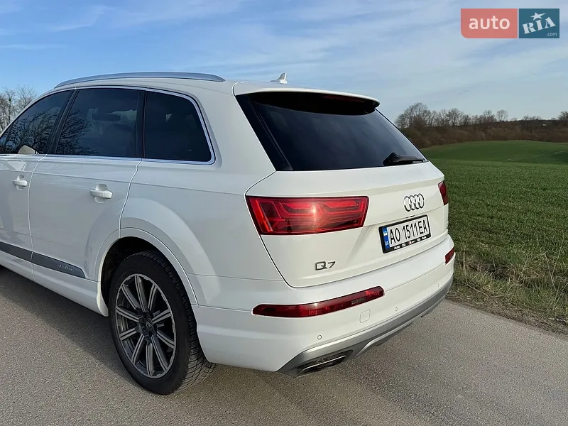 Audi Q7 2016 VIN WA1LAAF70HD024401 фото оголошення 4 з 56