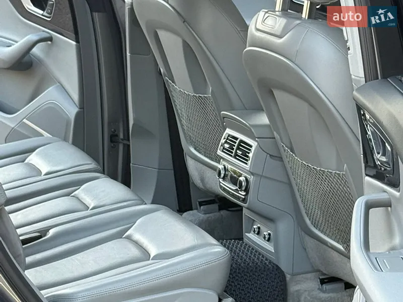 Audi Q7 2017 VIN WA1VAAF72JD011146 фото оголошення 33 з 118