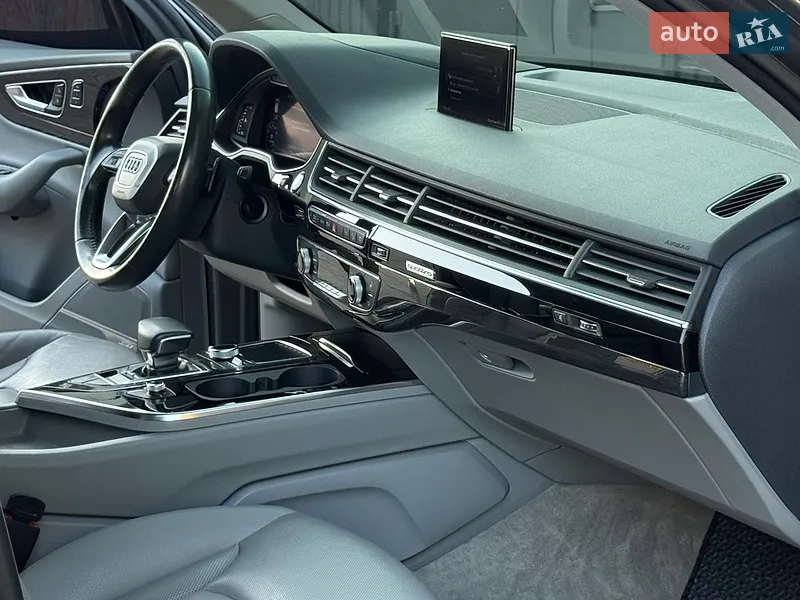 Audi Q7 2017 VIN WA1VAAF72JD011146 фото оголошення 38 з 118